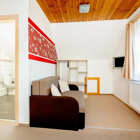 Rozmaring Vendeghaz 4* Zengővárkony