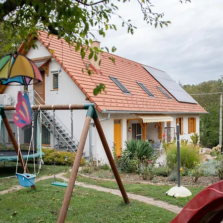Rozmaring Vendeghaz 4* Zengővárkony