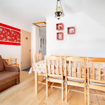 Rozmaring Vendeghaz Guest house Zengovarkony